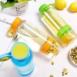 Trinkflasche mit Fruchtpresse