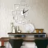 Moderne Wanduhr mit Spiegelquadraten