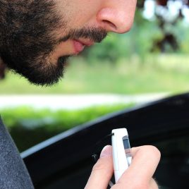 Alkoholtester mit Digitalanzeige