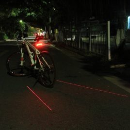   Fahrradlampe, Fahrradlicht, Fahrrad-Rücklicht mit Blinkerfunktion