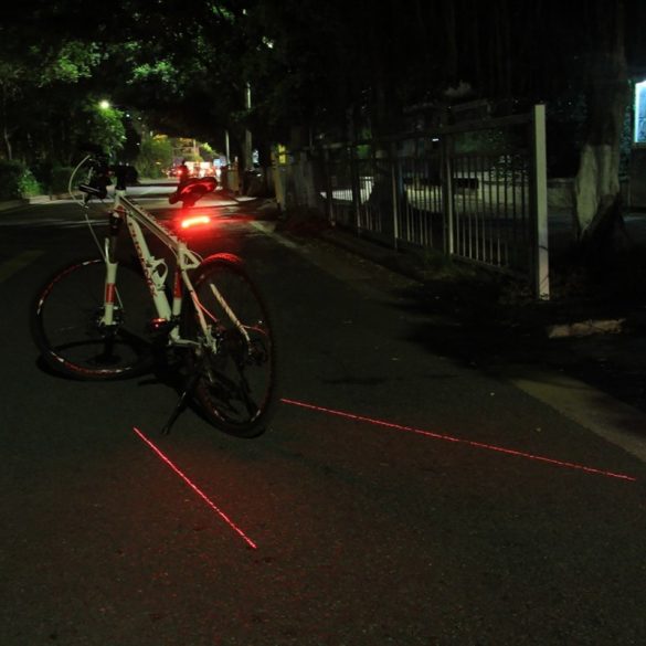 Fahrradlampe, Fahrradlicht, Fahrrad-Rücklicht mit Blinkerfunktion