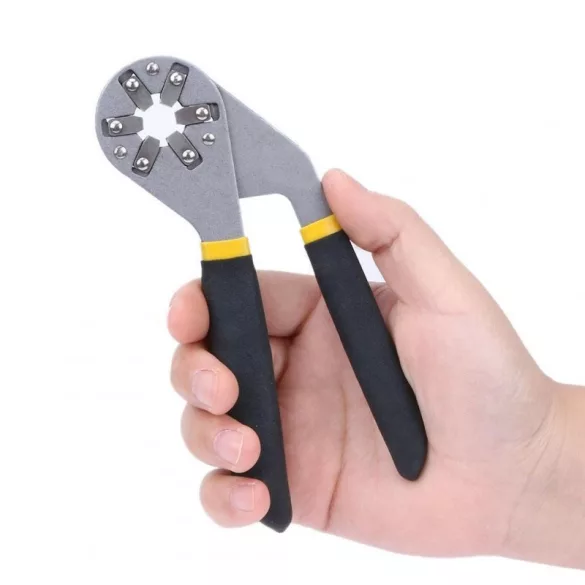 Rohrschlüssel mit Stahlzähnen