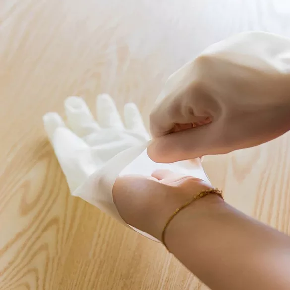 Unzerstörbarer Gummihandschuh