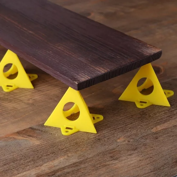 Pyramidenstütze für Malerei