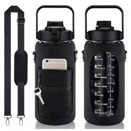 Wasserflasche mit Flaschentasche