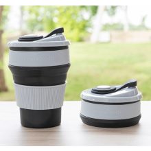 Thermoskanne und Getränkehalter