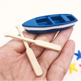  2-teiliges Miniatur-Anglerboot-Set mit Holzrudern, blaue Harz-Bootsfigur