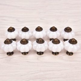   10 Kürbisförmige Schubladengriffe mit antiker Messingverzierung