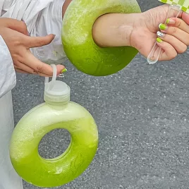   1 Stück 500 ml hitzebeständige Donut-förmige Wasserflasche