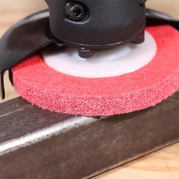 2 Nylon-Polierscheiben für Metall