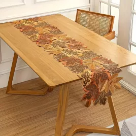 Tischläufer im Ahornblatt-Stil, bestickt