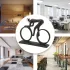 Moderne, abstrakte Radfahrerskulptur