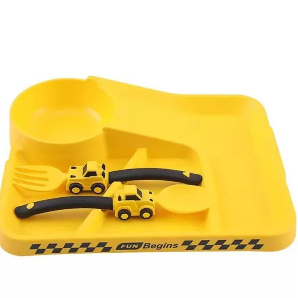 Gemustertes Kindergeschirr mit Löffel und Gabel