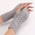 Gestrickte Fingerlose Kurz-Handschuhe
