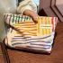 Kleine Bunte Gestreifte Schminktasche